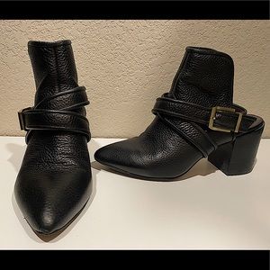 Ankle boots, size 7, black, gold buckle